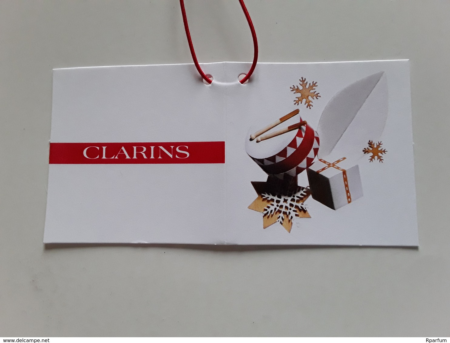 CLARINS...   " Petite étiquette Cadeau 2019  " Photo . - Modernes (à Partir De 1961)