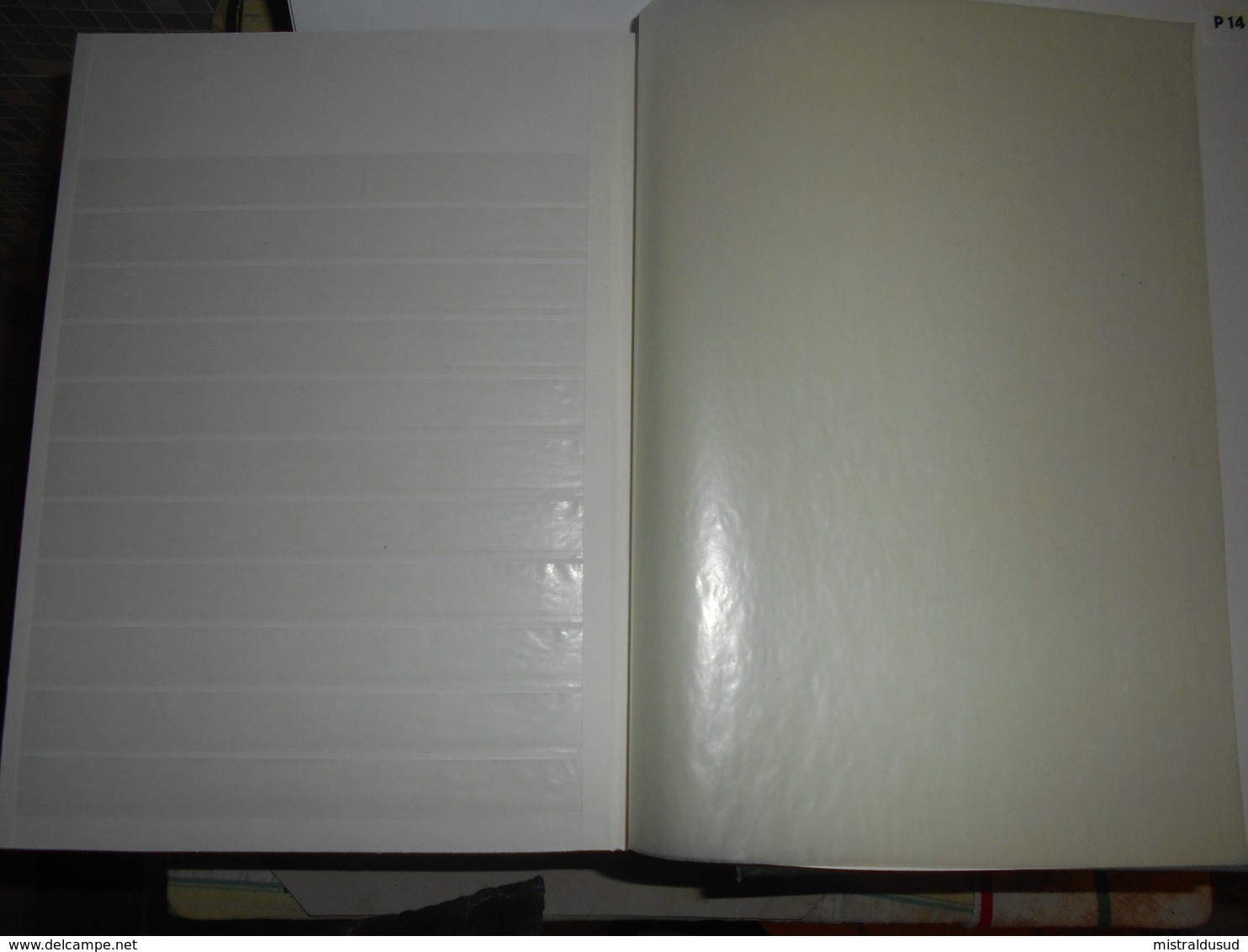 Album Grand Format Fond Blanc 25 Pages Occasion , Bon Etat Environ 2 Kg - Large Format, White Pages