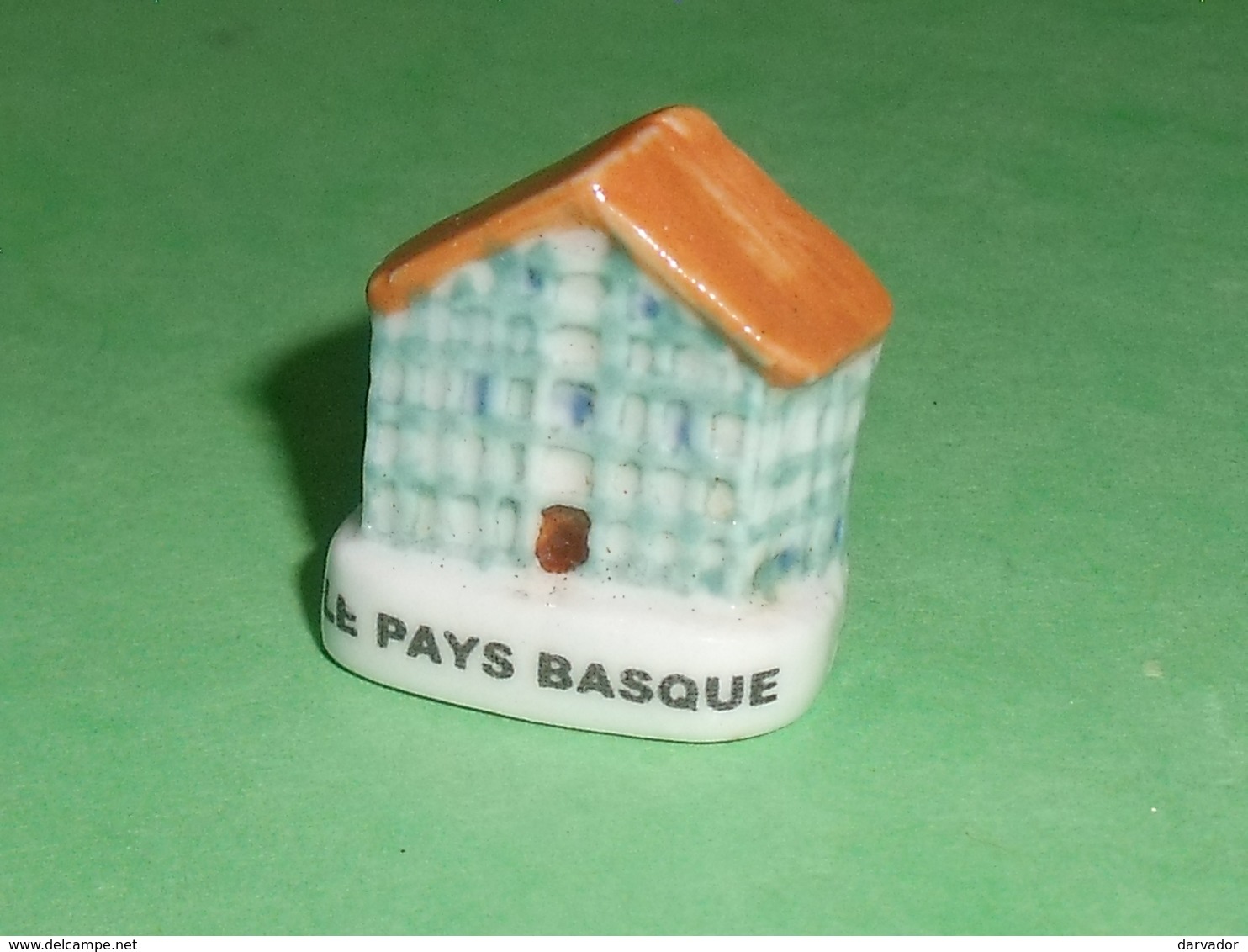 Fèves / Pays / Régions : Maison , Le Pays Basque   T2 - Région