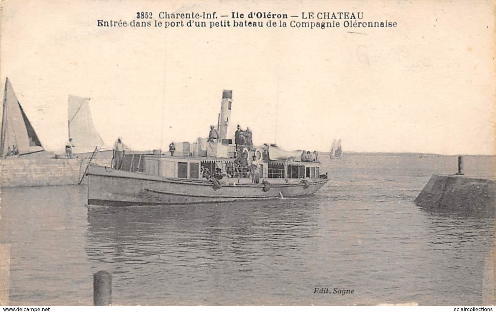 Ile D'Oléron. Le Château D'Oléron     17      Entrée Dans Le Port D'un Bateau De La Compagnie Oléronnaise    (voir Scan) - Ile D'Oléron