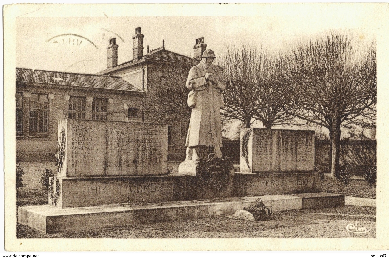 CPSM DE COMBS LA VILLE  (SEINE ET MARNE)  LE MONUMENT AUX MORTS - Combs La Ville