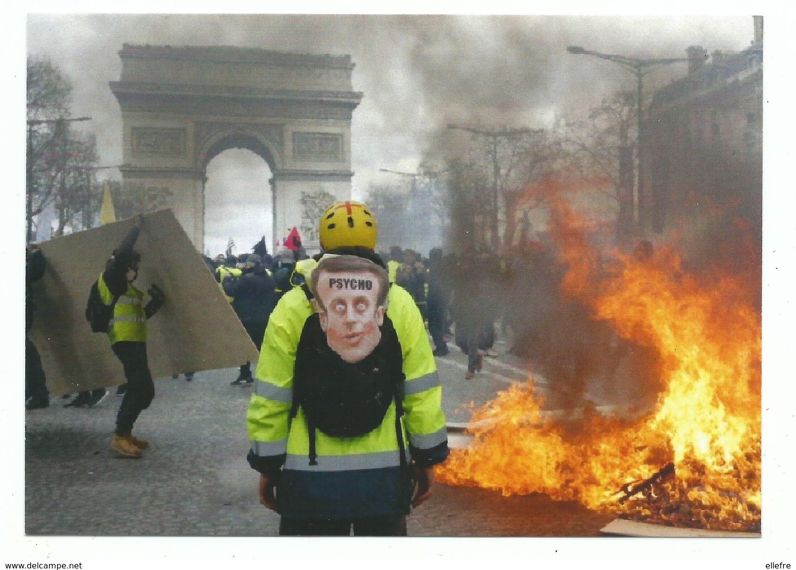 CPM Paris La Révolte Des Gilets Jaunes , Un Mouvement Social Débuté En France En Novembre 2018 - Strikes