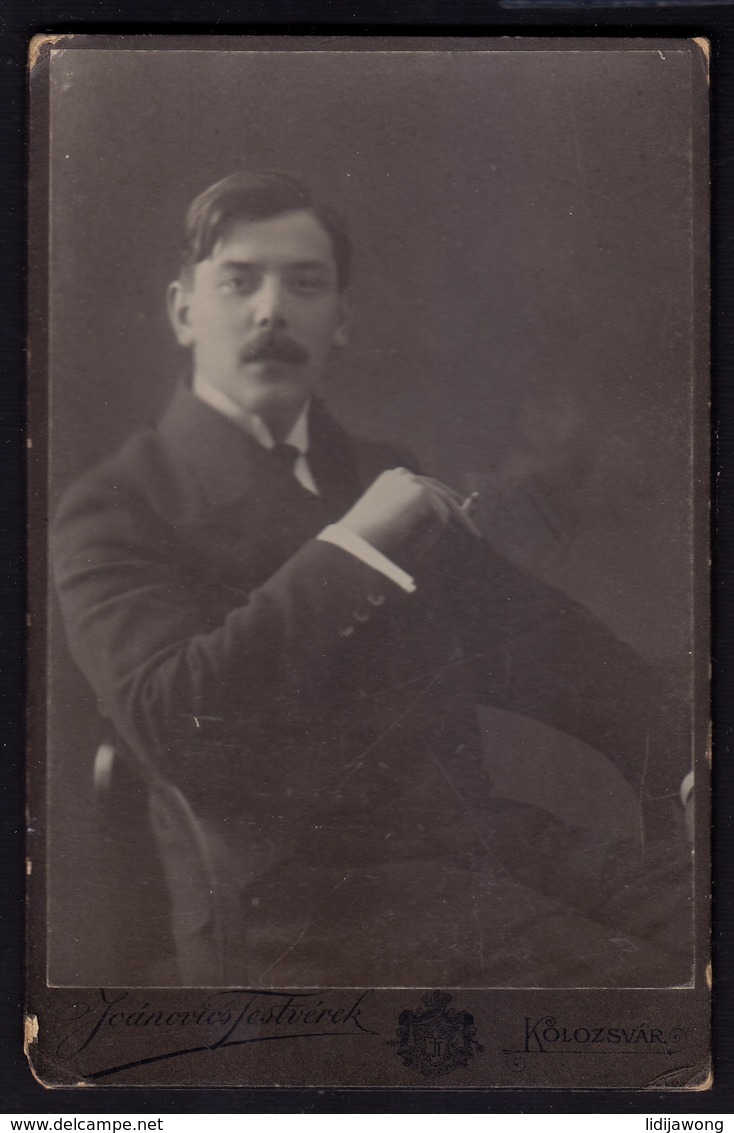 MEN MAN With Cigarette CABINET Photo Gay 16 X 11 Cm Jeune Homme Romania Kolozsvar (see Sales Conditions) - Persone Anonimi