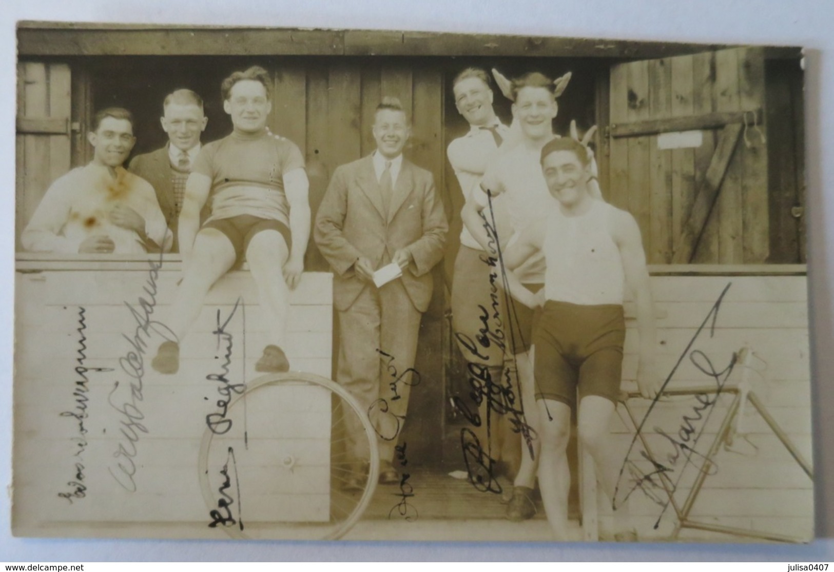 CARTE PHOTO EQUIPE CYCLISTE ECURIE BELLE MISE EN SCENE - Cycling