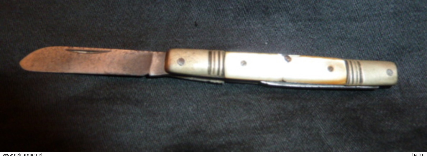 Petit Couteau Ancien - Manche Nacre , Une Lame - Knives