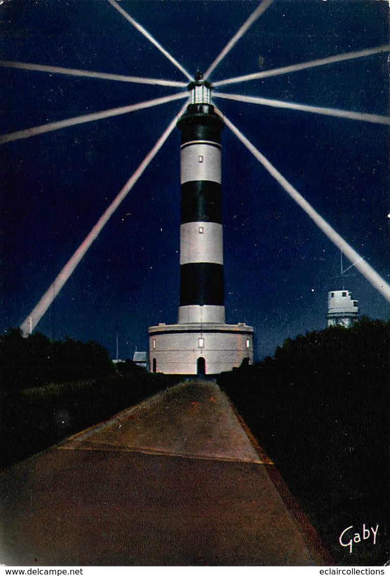 Ile D'Oléron. St Denis D'Oléron Chassiron   17     Le Phare  Effet De Nuit   (voir Scan) - Ile D'Oléron