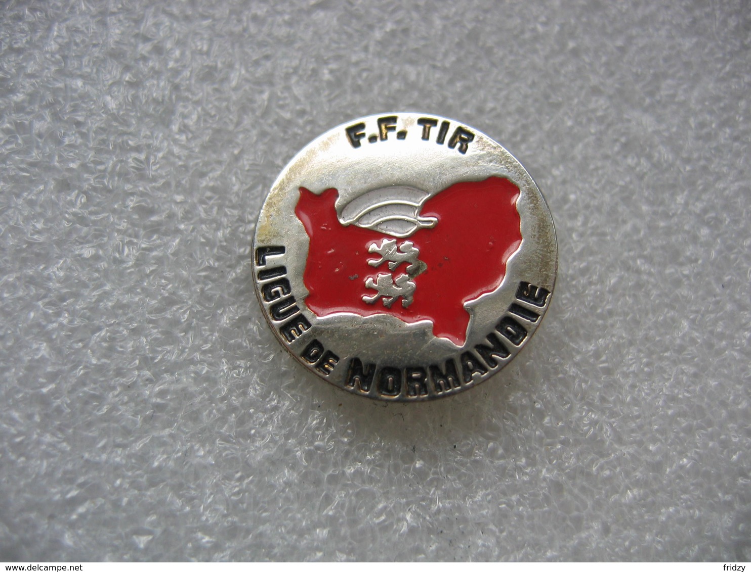 Pin's FFTir, Fédération Francaise De TIR, Ligue De Normandie - Tir à L'Arc