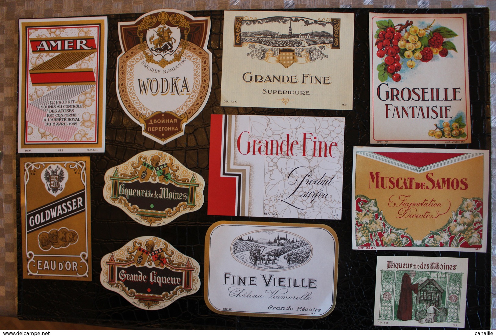 lot de 80 différentes  Étiquettes, Genièvre - Vin - Porto - Moselle - Luxembourg - Rhum -  Liqueur -