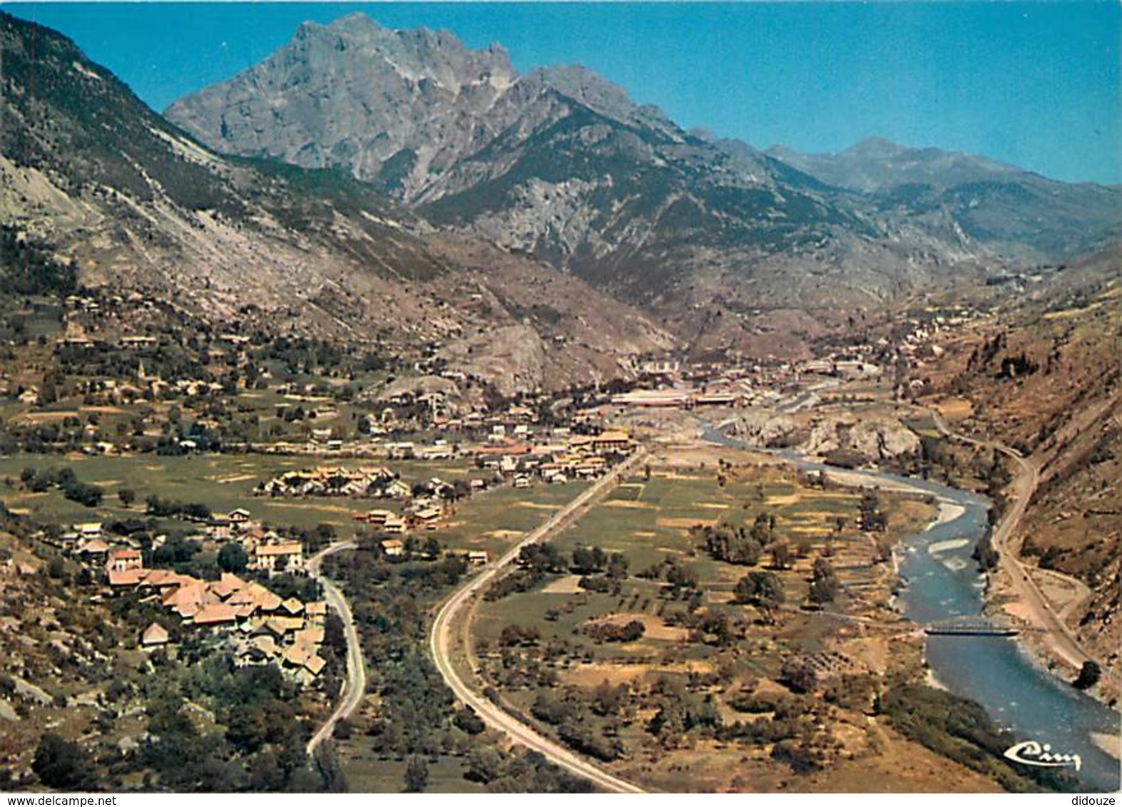 05 - L'Argentière La Bessée - Vue Générale Aérienne De La Vallée De La Durance. Au Fond, Le Mont Brison (alt. 2.422 M.) - L'Argentiere La Besse