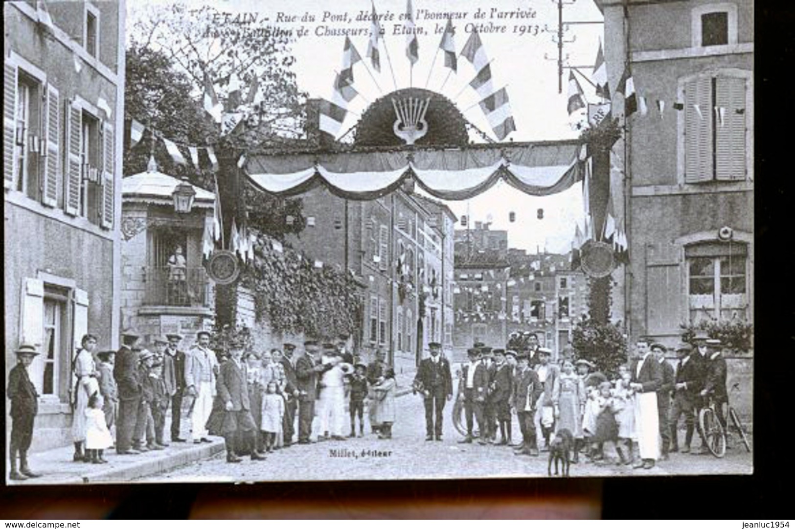 ETAIN RUE DU PONT DECOREE POUR LE 8 EME BATAILLON DE CHASSEURS - Etain