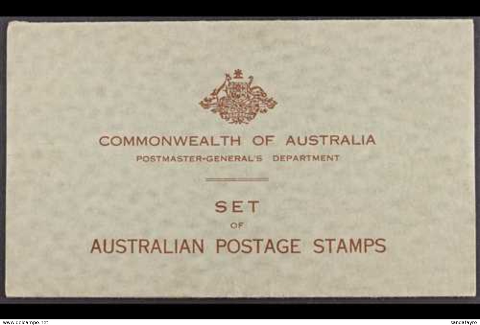 1934 COMMONWEALTH OF AUSTRALIA PRESENTATION PACK A Greyish Folder Inscribed "Commonwealth Of Australia / Postmaster-Gene - Other & Unclassified