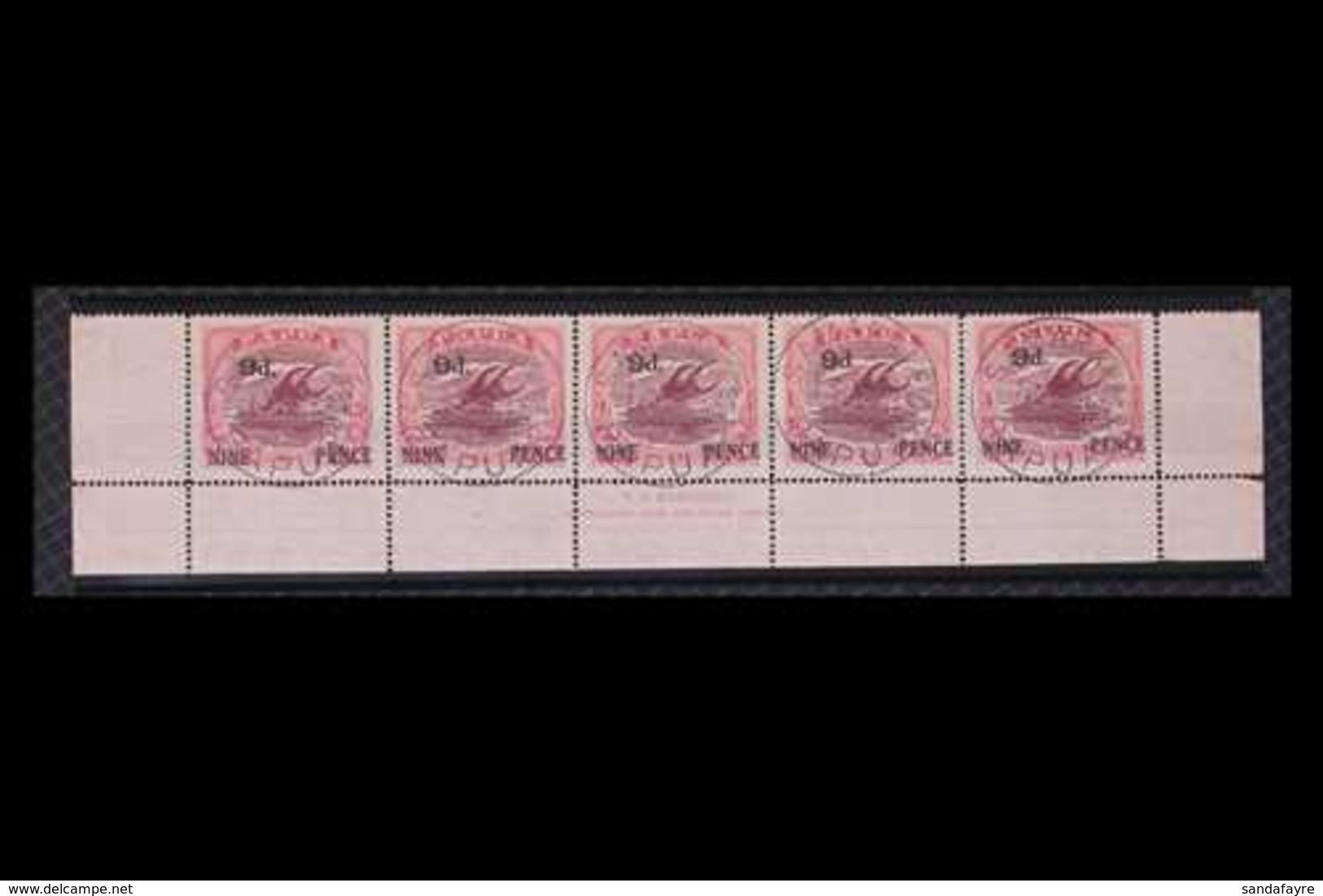 1931 ATTRACTIVE PART PANE 9d On 2s6d Maroon And Pale Pink (SG 124) Strip Of 5 With Selvedge To Three Sides, Harrison Pri - Papua Nuova Guinea