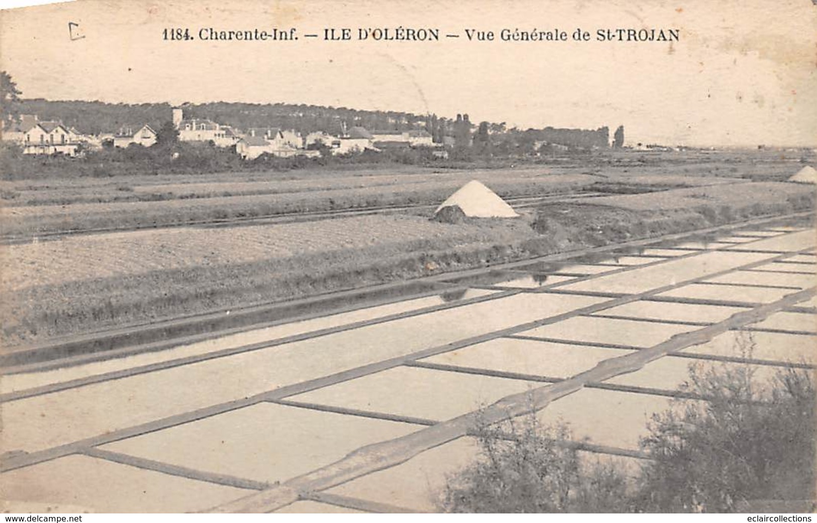 Ile D'Oléron.  St Trojan Les Bains    17     Vue Générale Et Marais Salants        (voir Scan) - Ile D'Oléron