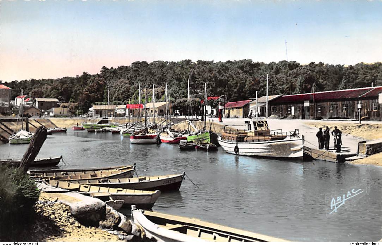 Ile D'Oléron.  St Trojan Les Bains    17    Le Port  1957      (voir Scan) - Ile D'Oléron