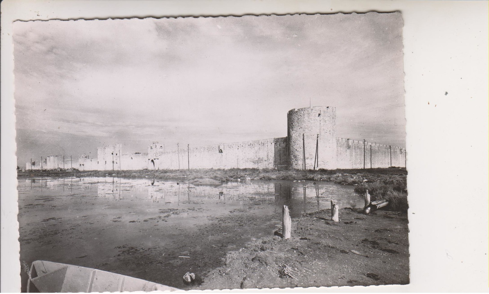 Sp- 30 - AIGUES MORTES - Les Remparts - Face Sud - - Aigues-Mortes