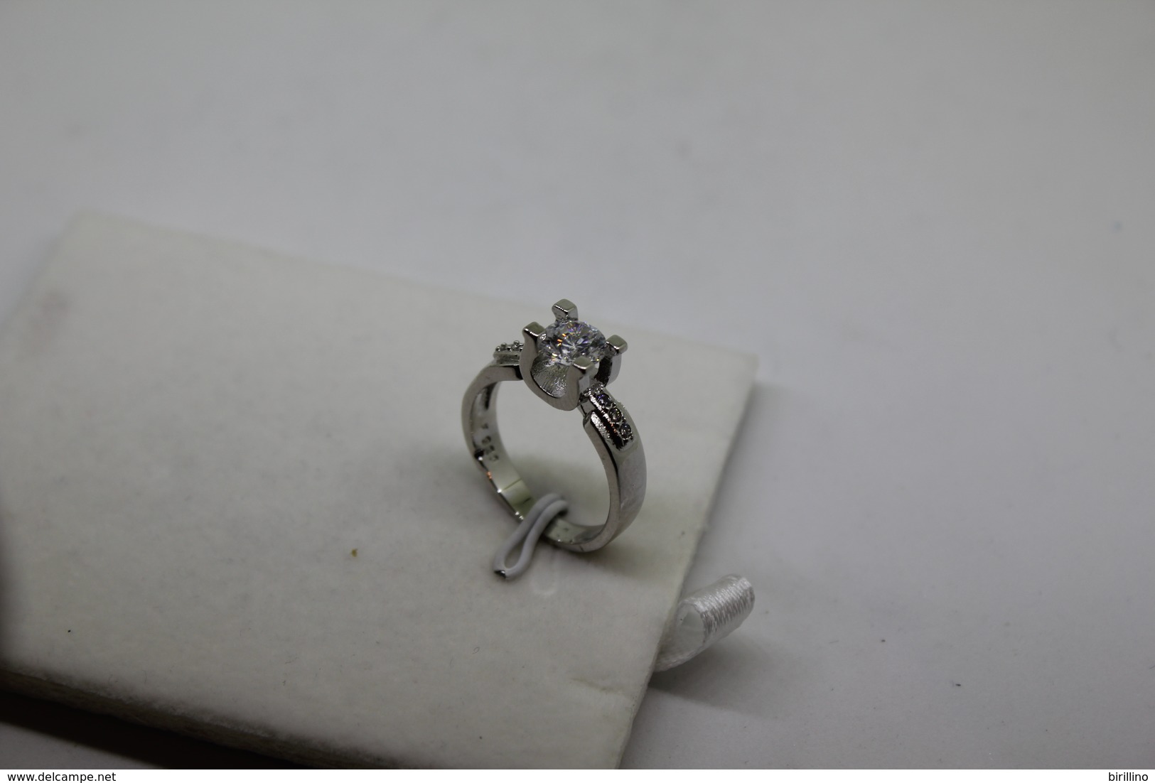 A60047 - Anello Solitario In Argento Sterling Incastonato Con Pietra Bianca - Misura 6 - Bagues