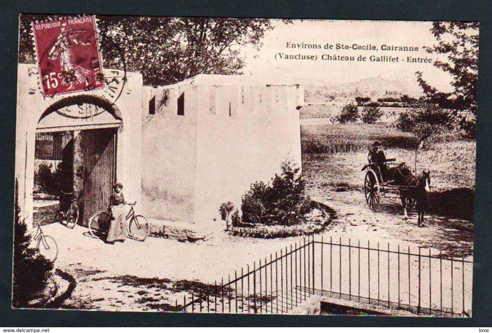 CAIRANNE: Belle Vue Animée Devant L'entrée Du Château De Gallifet. Carte Obl. En 1928. - Autres & Non Classés
