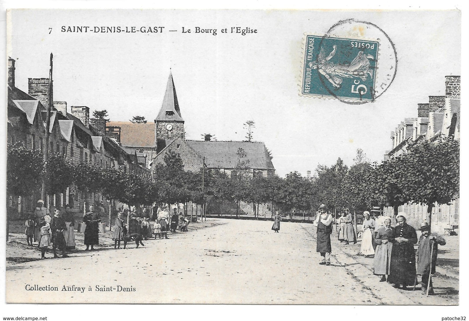 Cpa...Saint-Denis-le-Gast...le Bourg Et L'église...animée ...1911... - Altri & Non Classificati