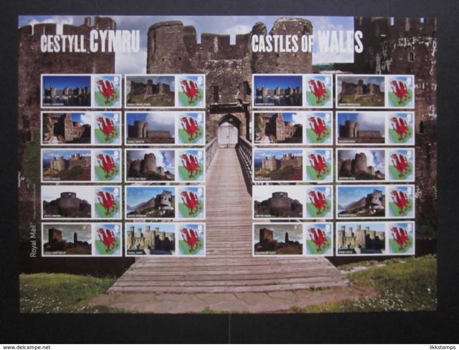 2010 ROYAL MAIL CASTLES OF WALES GENERIC SMILERS SHEET. #SS0068 - Timbres Personnalisés