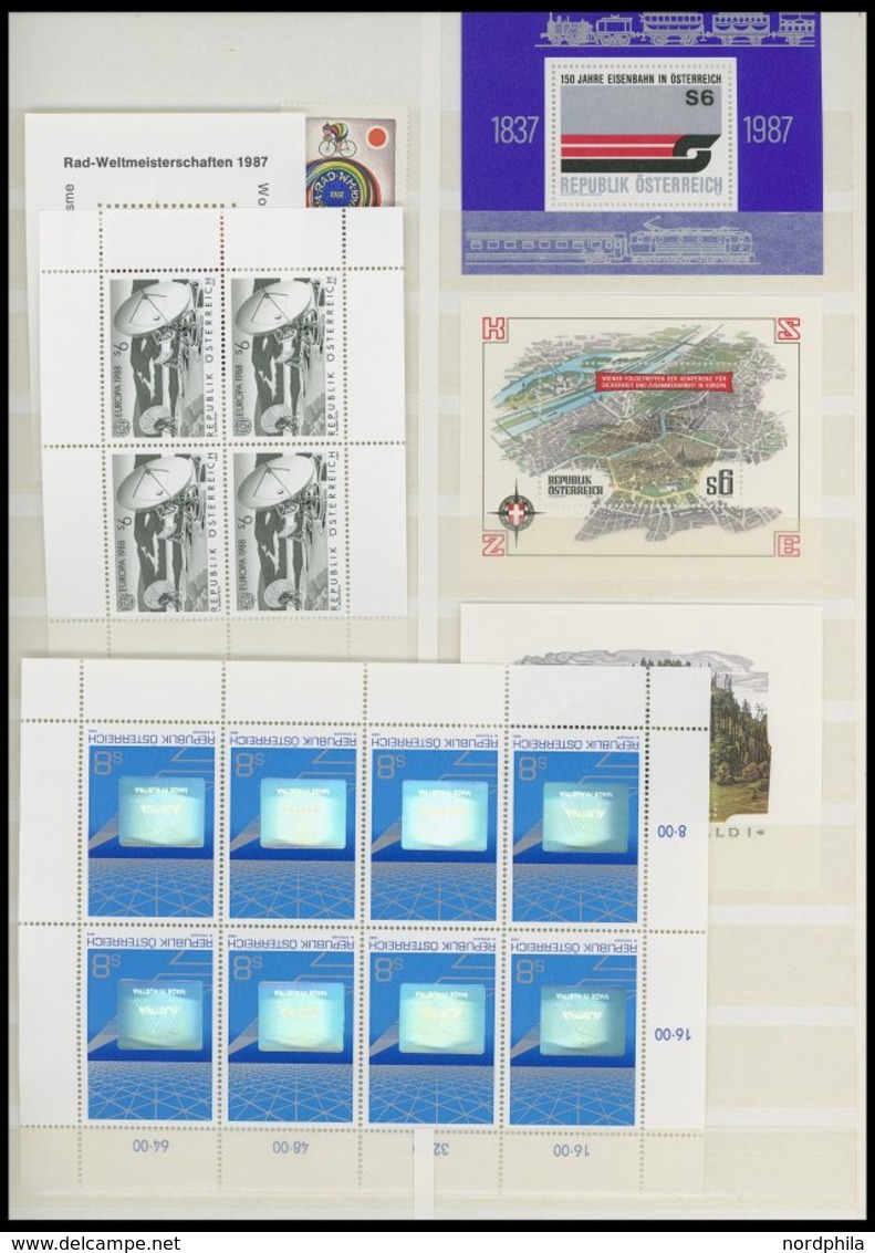 SAMMLUNGEN **, Postfrische Sammlung Österreich Von 1976-96 In 2 KA-BE Falzlosalben, Bis 1992 Und 1994/5 Komplett, Dabei  - Colecciones