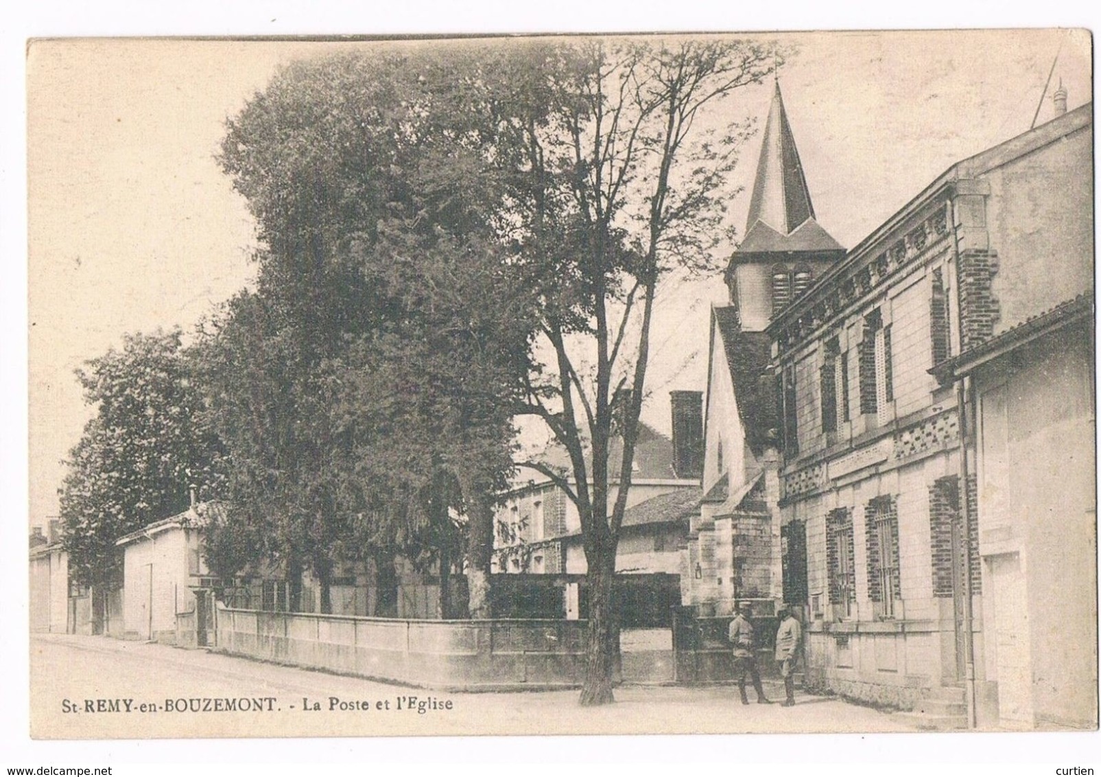 SAINT  REMY En  BOUZE3MONT  51  L' église Et La Poste Animée - Saint Remy En Bouzemont