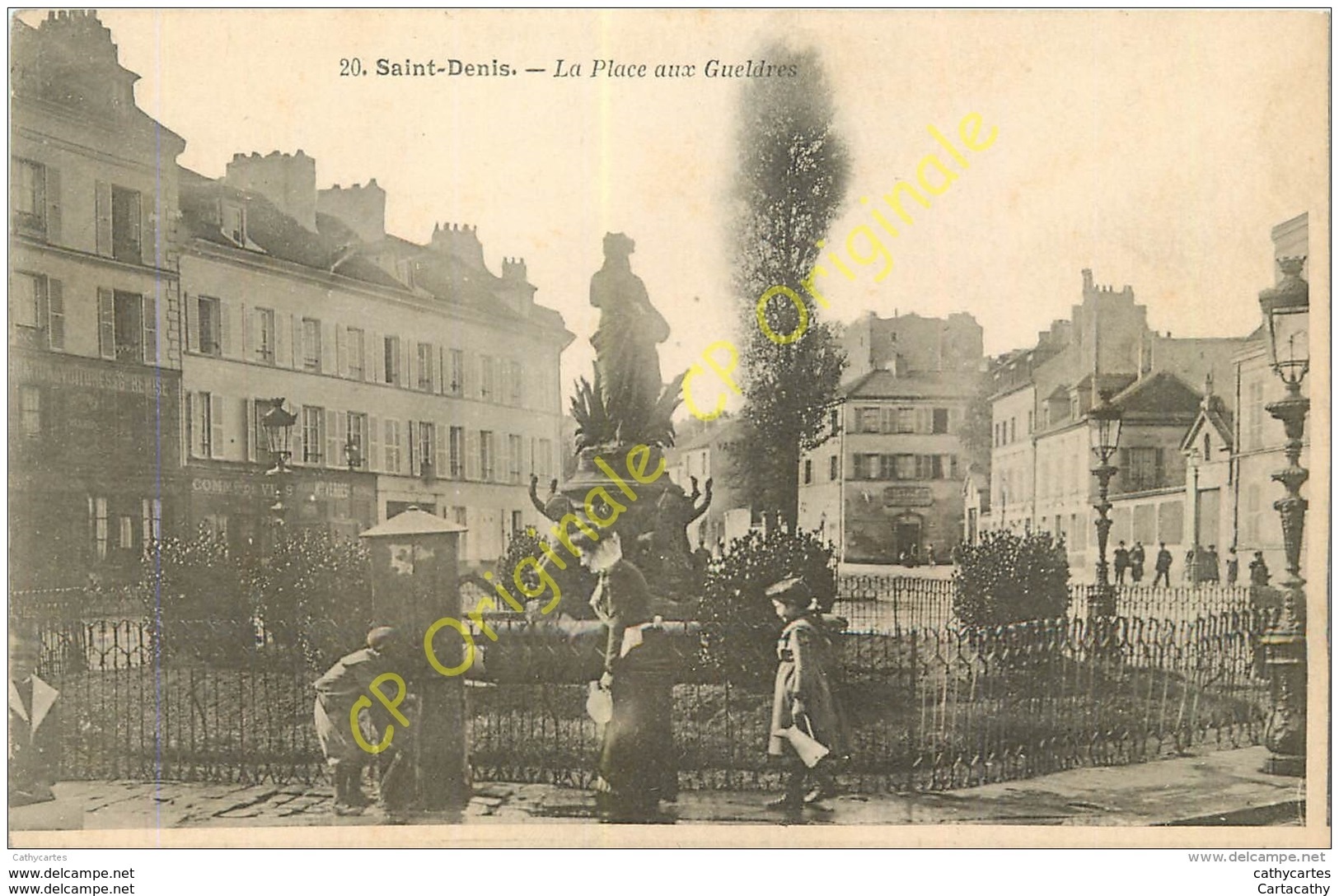 93.  SAINT DENIS .  La Place Aux Gueldres . - Saint Denis