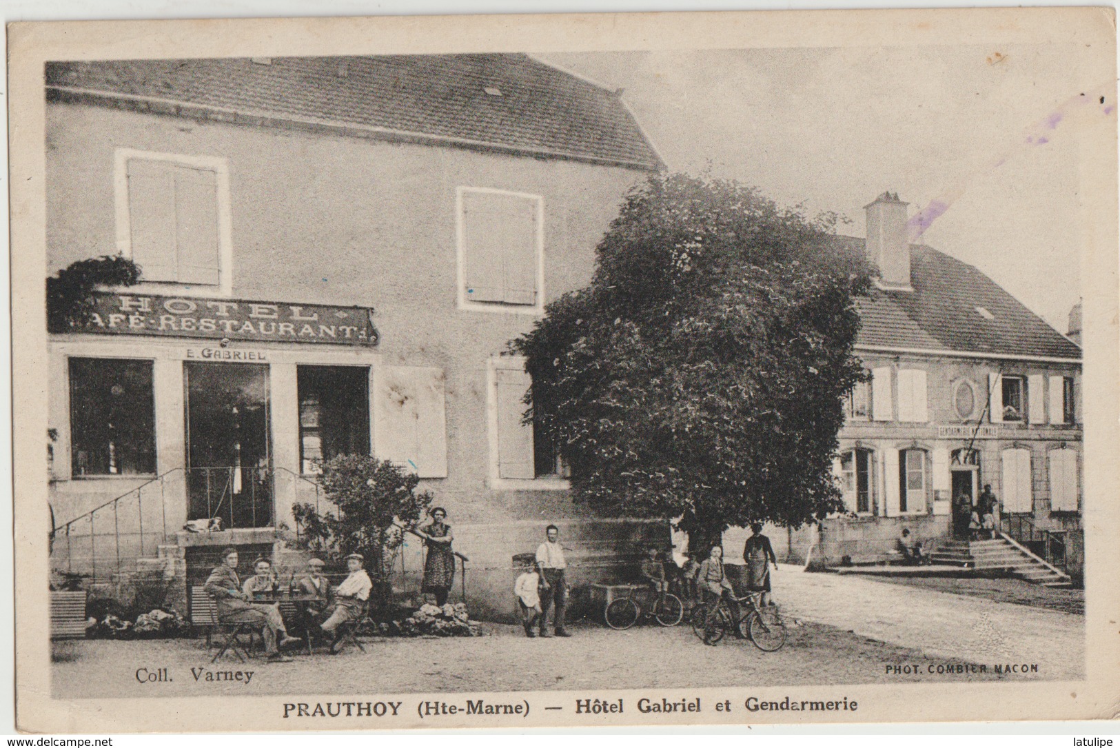 Prauthoy  52  La Gendarmerie Au Fond- Et Hotel-Café'Restaurant Avec Terrasse Tres Tres Animée - Prauthoy