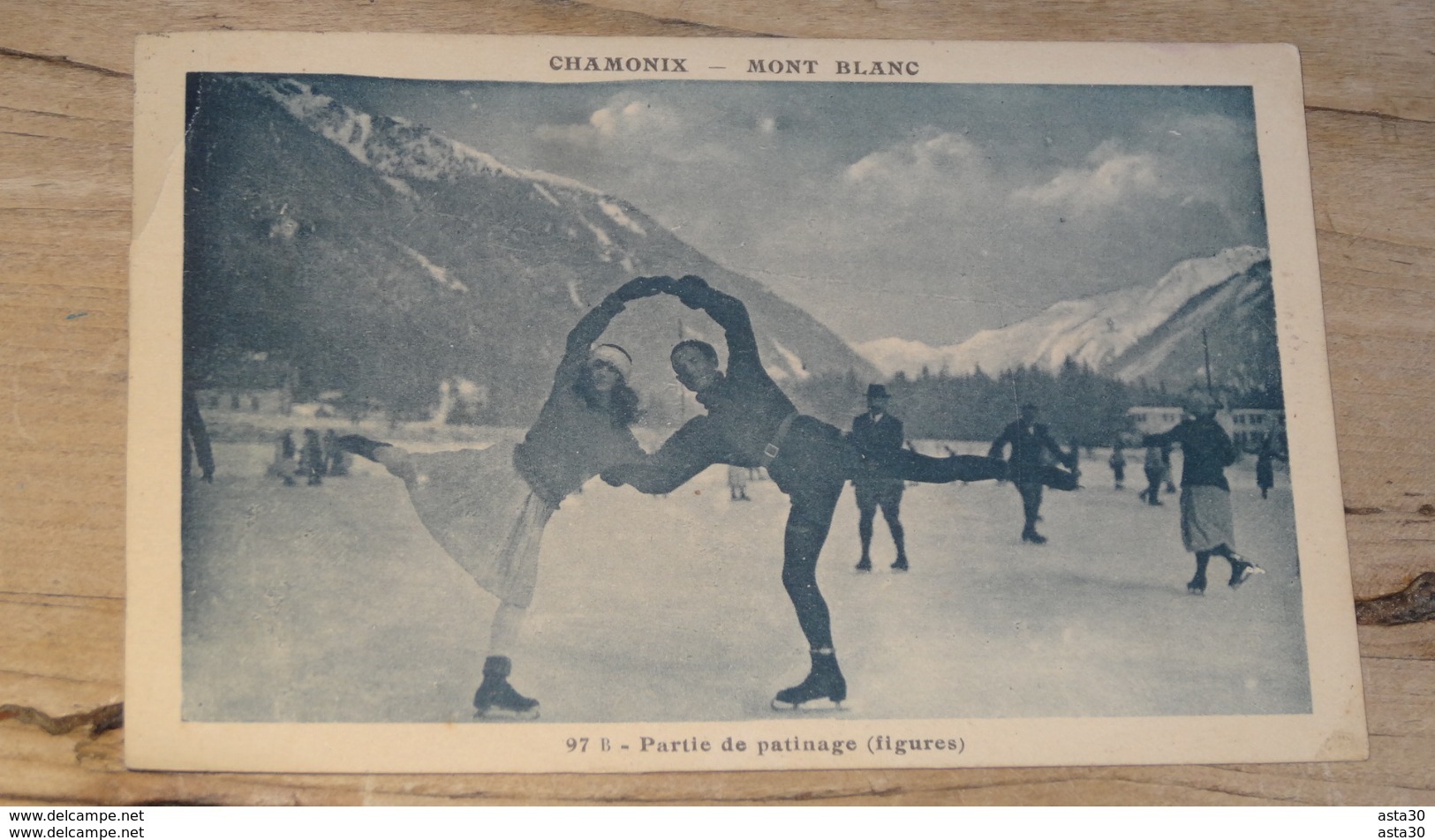 CHAMONIX : Partie De Patinage  …... … NW-4245 - Chamonix-Mont-Blanc