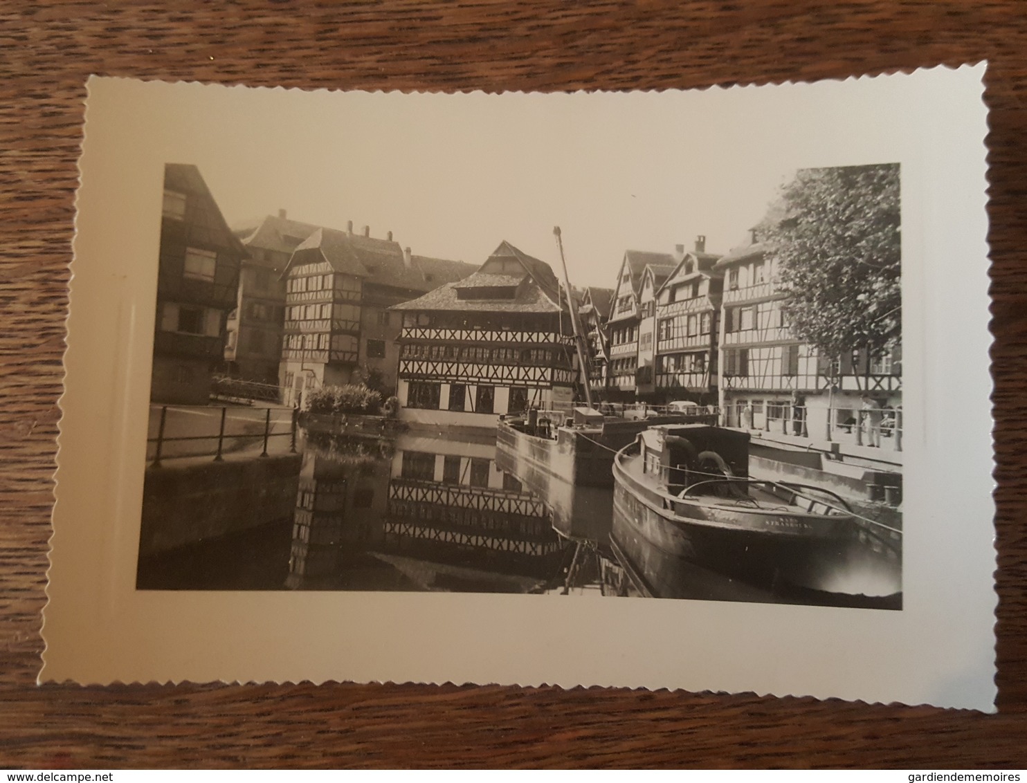 Strasbourg 1960 - Péniche Nommée "Sars" Et Un Remorqueur, La Petite France - Photo - Strasbourg