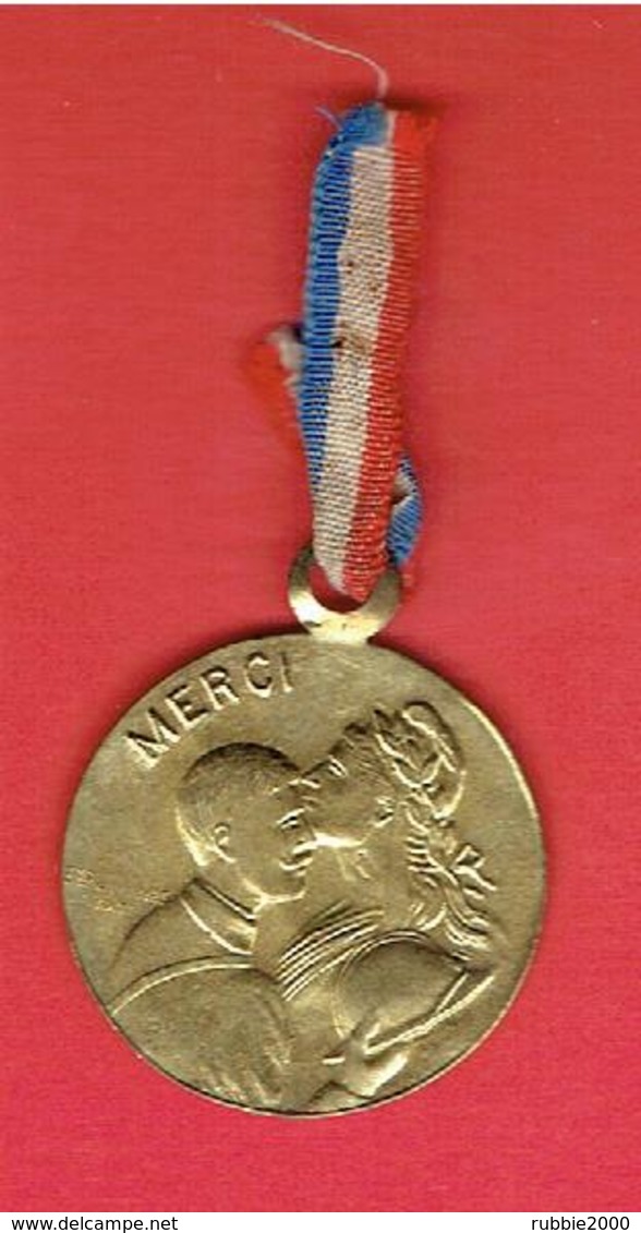 GUERRE 1914 1918 WWI JOURNEE EN METAL MERCI DE LA REPUBLIQUE AUX POLIUS - 1914-18