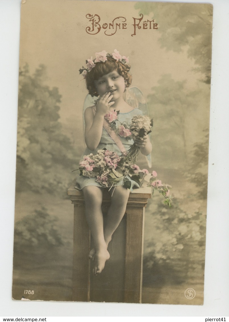 ENFANTS - LITTLE GIRL - MAEDCHEN - Jolie Carte Fantaisie Portrait Fillette Ange Avec Fleurs - Portraits