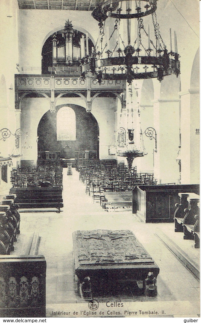 Gendron Celles Intérieur De L'eglise  Pierre Tombale - Houyet