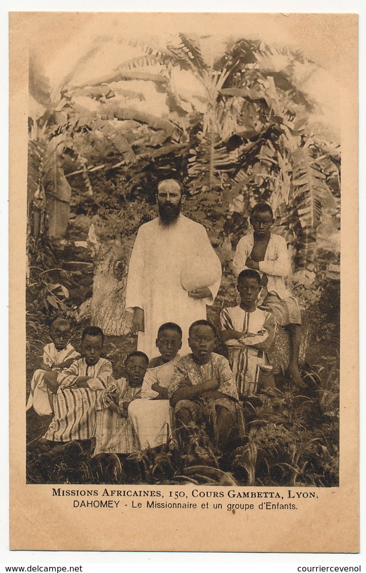 CPA - DAHOMEY - Le Missionnaire Et Un Groupe D'enfants / Missions Africaines LYON - Dahomey