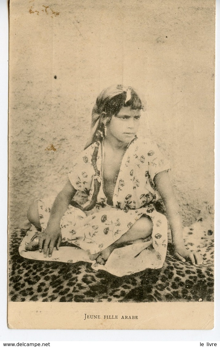 1607. CPA (ALGERIE ?) JEUNE FILLE ARABE 1906 - Frauen