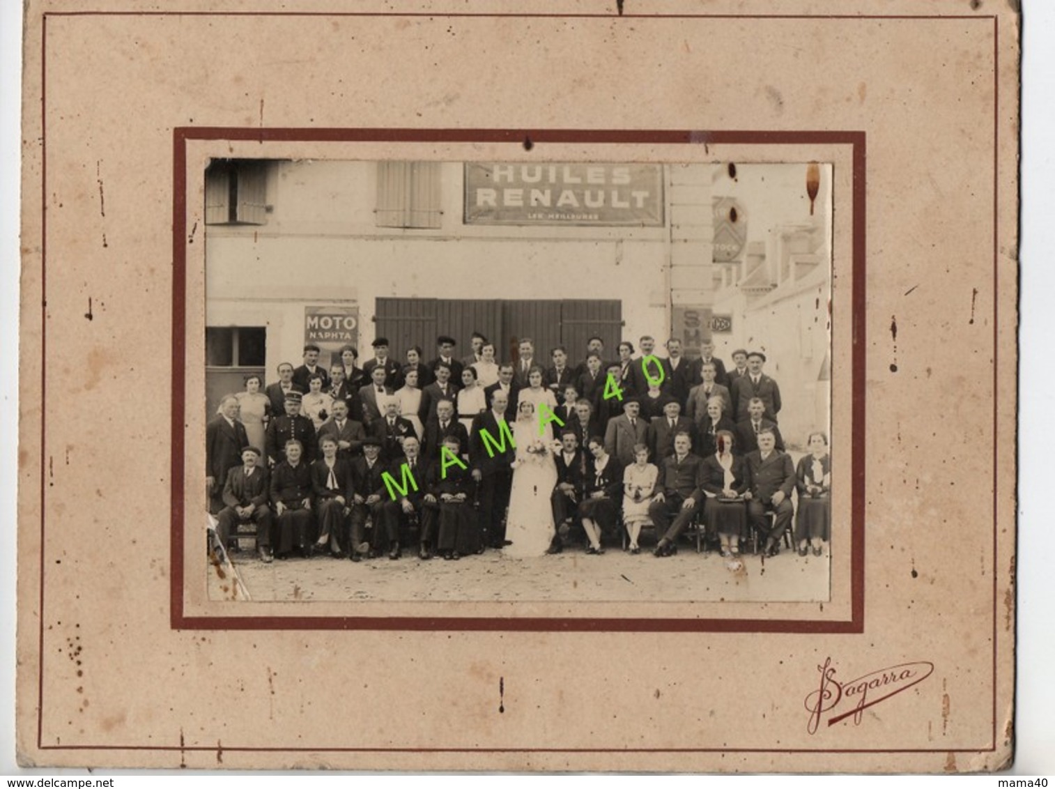 PHOTO  DE JEAN SAGARRA - MARIAGE DEVANT GARAGE CITROEN - 64 - NAVARRENX SALIES DE BEARN ? A DEFINIR - Persone Anonimi