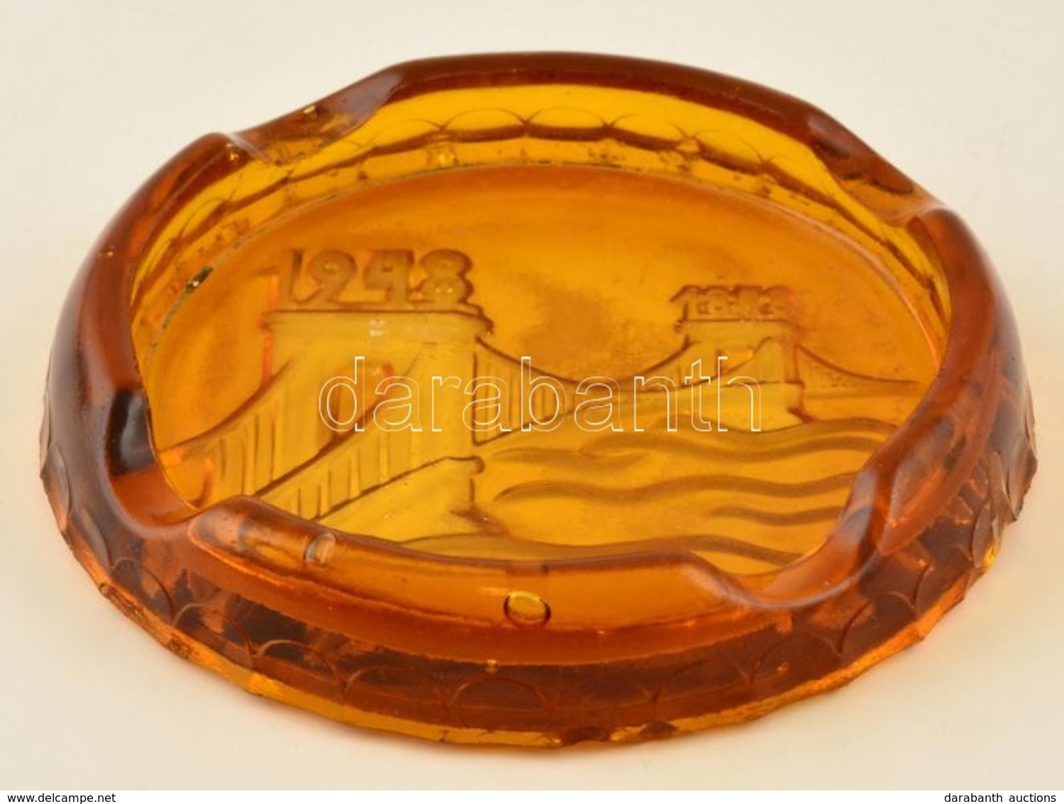 Lánchidat  ábrázoló öntött üveg Hamutál. D: 12 Cm - Glas & Kristall