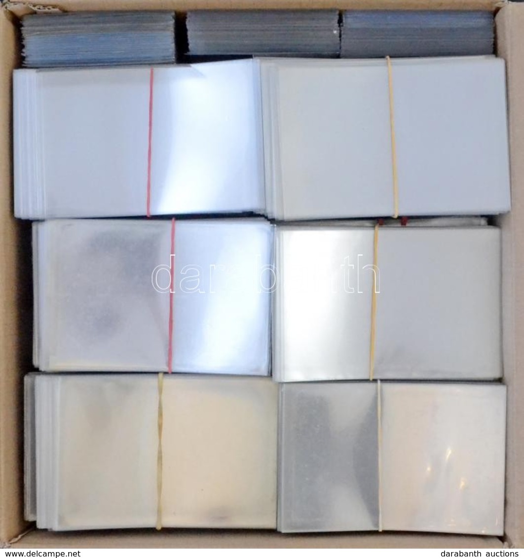 Egy Doboznyi (kb. 4000 Db) Lindner Műanyag Képeslaptartó Tok / A Box Of Lindner Plastic Postcard Holder Cases, Cca. 4000 - Ohne Zuordnung