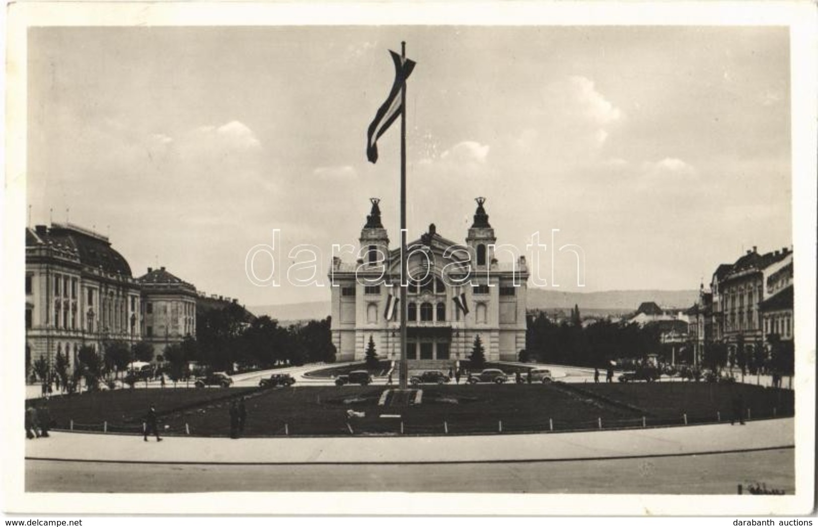 T2 Kolozsvár, Cluj; Hitler Adolf Tér, Színház Magyar Címerrel és Zászlókkal, Országzászló / Square, Theatre With Hungari - Ohne Zuordnung