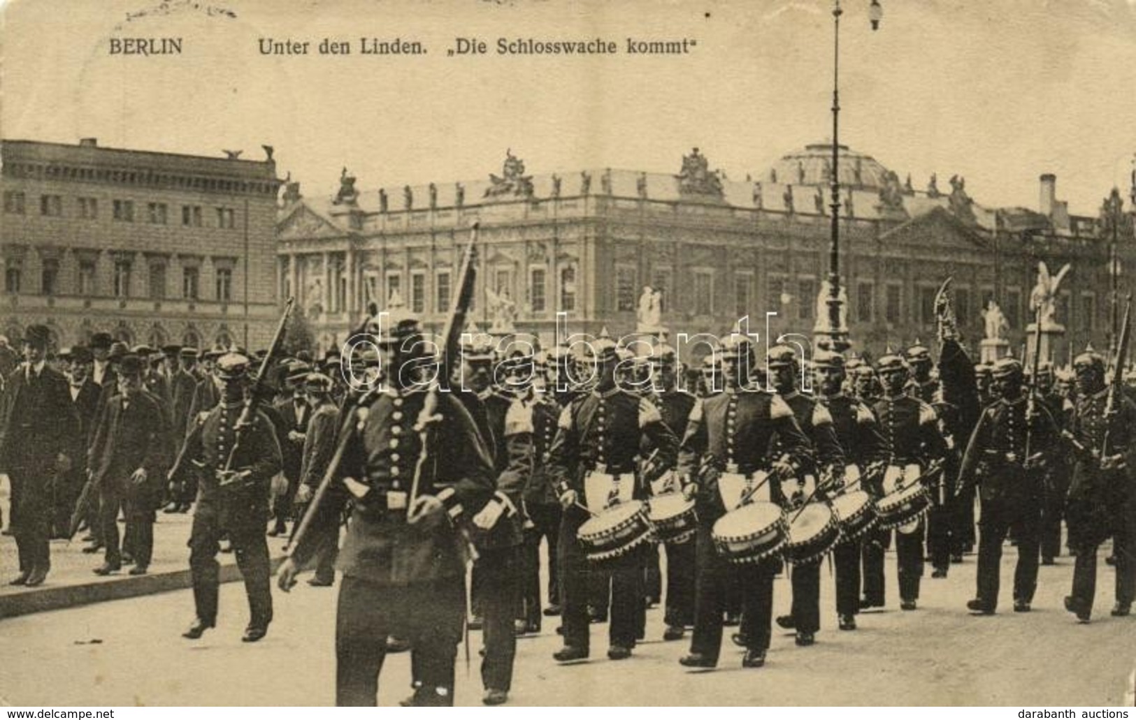 * T3 Berlin, Unter Den Linden, Die Schlosswache Kommt / Parade Of The Castle Guards (wet Corners) - Ohne Zuordnung