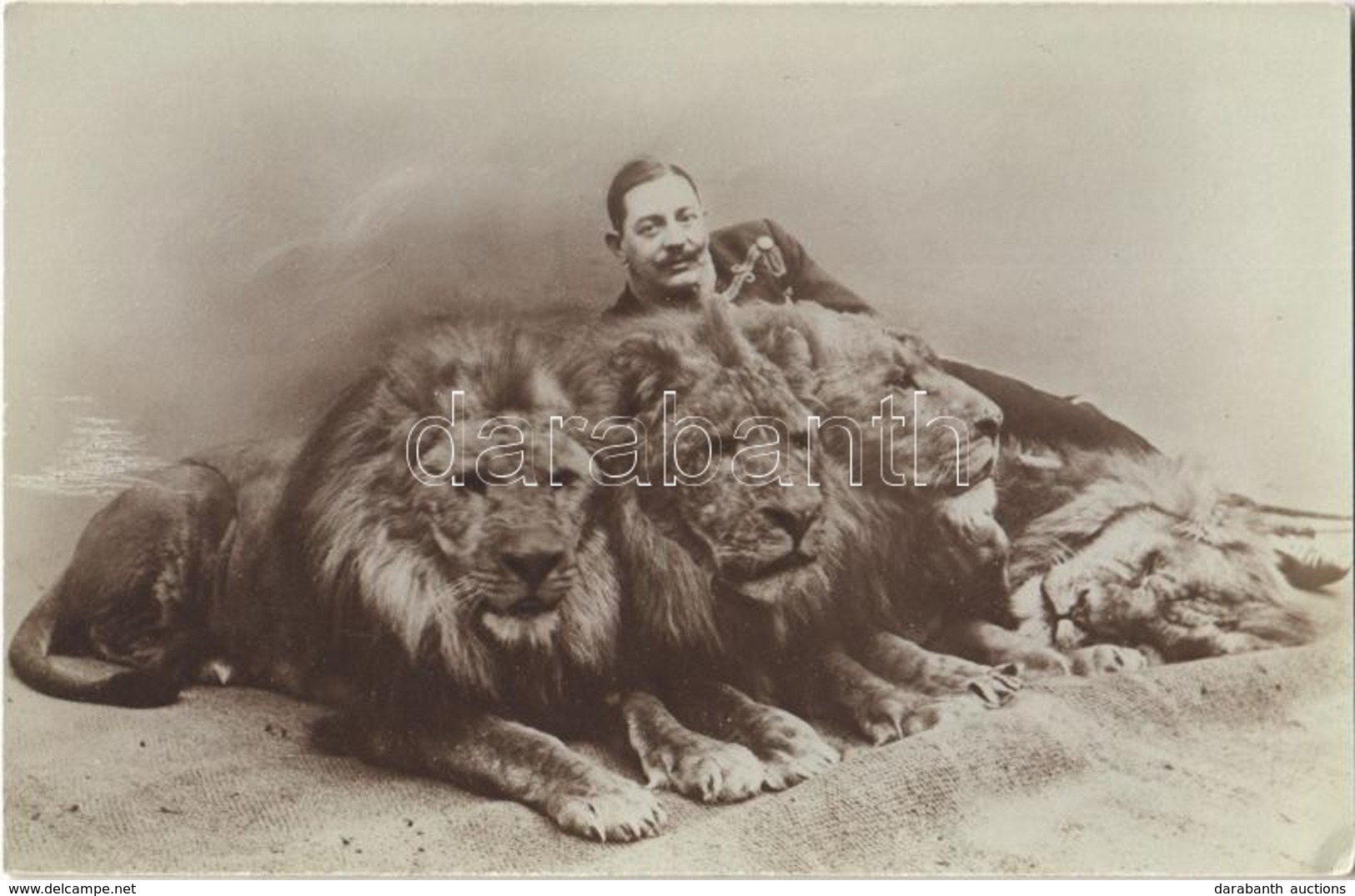 ** T1 Carl Feldmann Dompteur / Circus Animal Trainer. Photo - Ohne Zuordnung