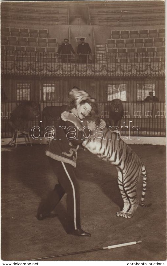 ** T1 Carl Feldmann Dompteur / Circus Animal Trainer. Photo - Sin Clasificación