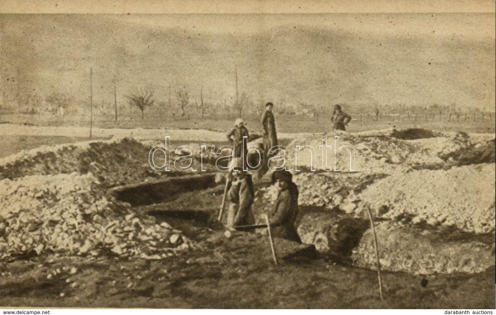 * T2 WWI French Military Postcard, Women Digging The Trenches - Sin Clasificación