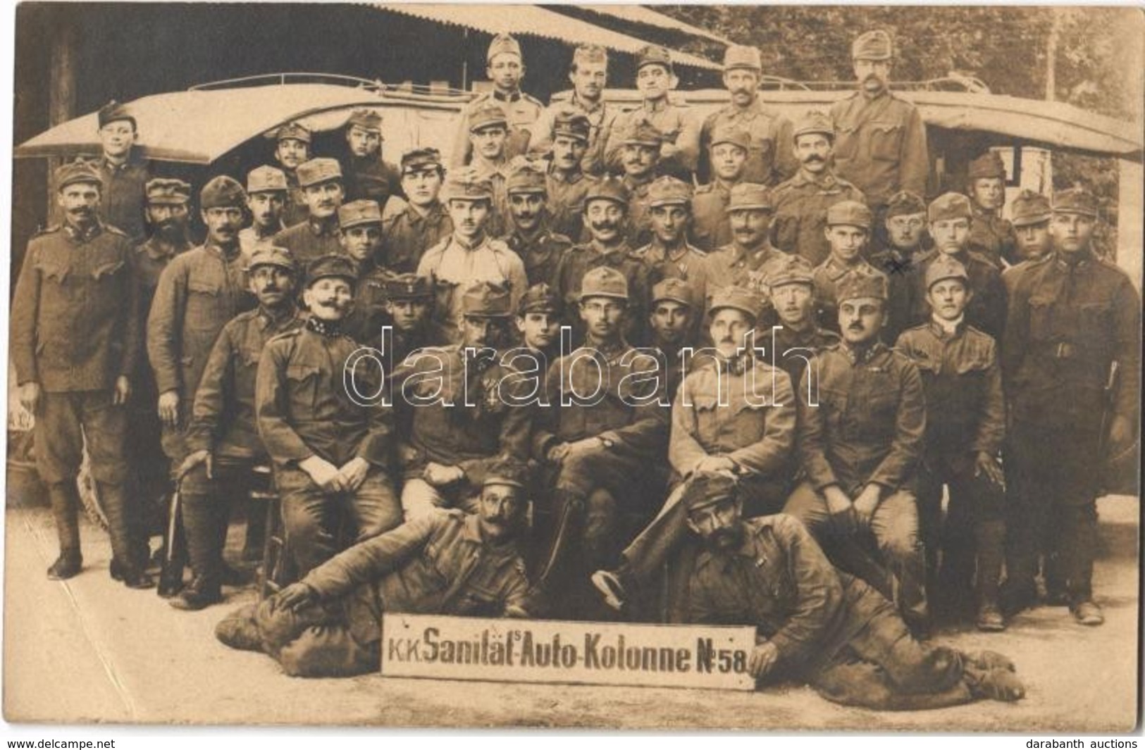 T2/T3 1918 Soldiers Of The K.k. Sanitäts-Auto-Kolonne No. 58. Group Photo + 'K.U.K. FELDPOSTAMT 487' (EB) - Ohne Zuordnung