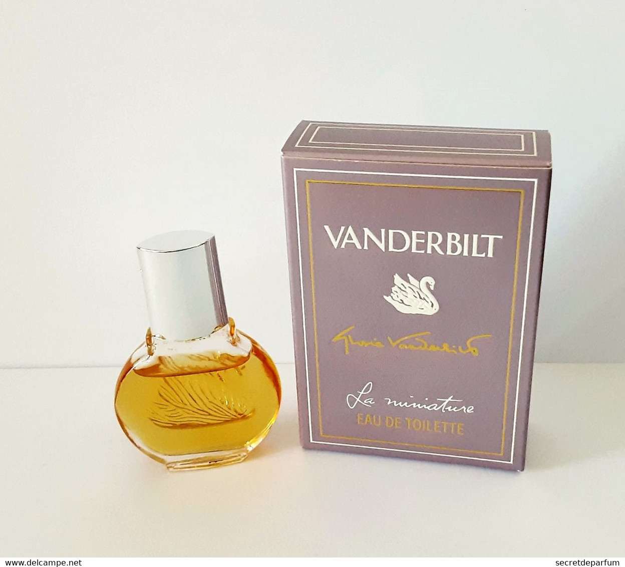 Miniatures De Parfum  VANDERBILT  EDT   6.5  Ml  De GLORIA  VANDERBILT  + Boite - Miniatures Femmes (avec Boite)