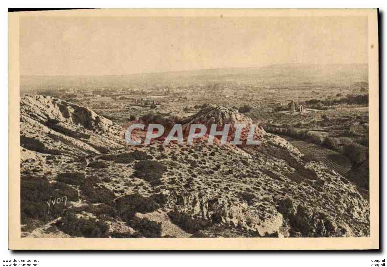 CPA Paysages Et Pierres De Provence Saint Remy De Provence Le Plateau Des Antiquites Vu Des Alpilles - Saint-Remy-de-Provence