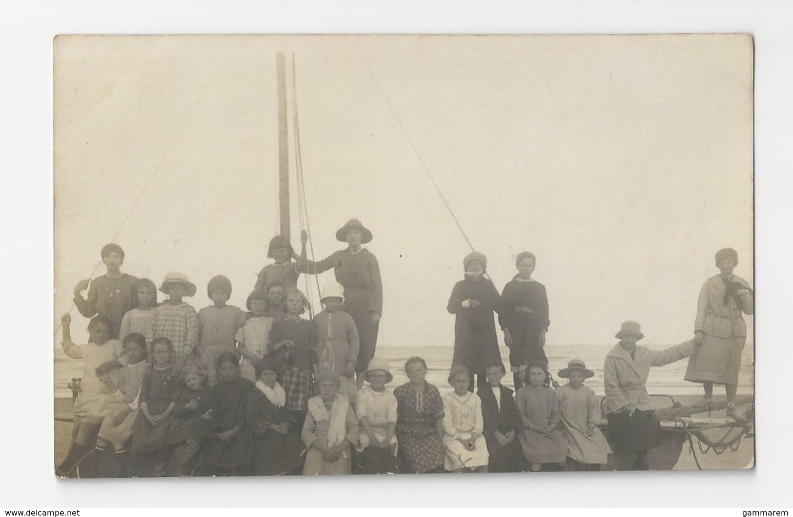 59 ZUYDCOOTE - CARTE PHOTO - Colonie De Vacances 1923 - Bateau Sur La Plage - Animée - Nord - Altri & Non Classificati