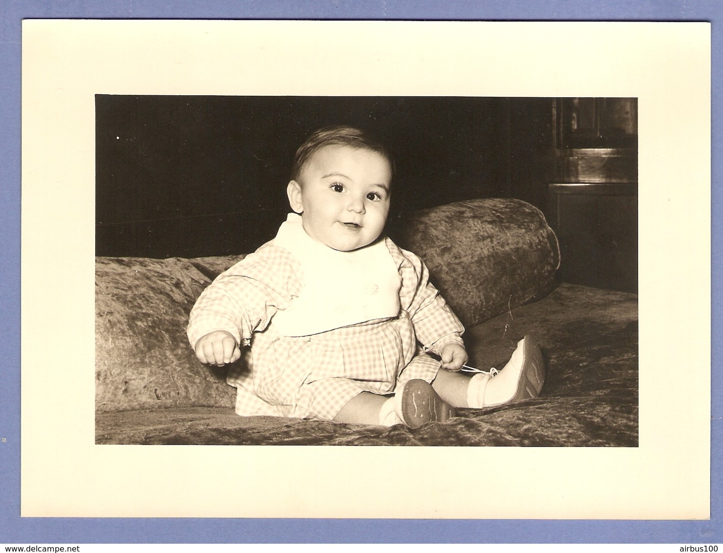 PHOTO ORIGINALE 12,8 X 17,8 Cm DÉCEMBRE 1953 - PETIT GARCON OU PETITE FILLE  - BÉBÉ BABY - ZOOM - Persone Anonimi