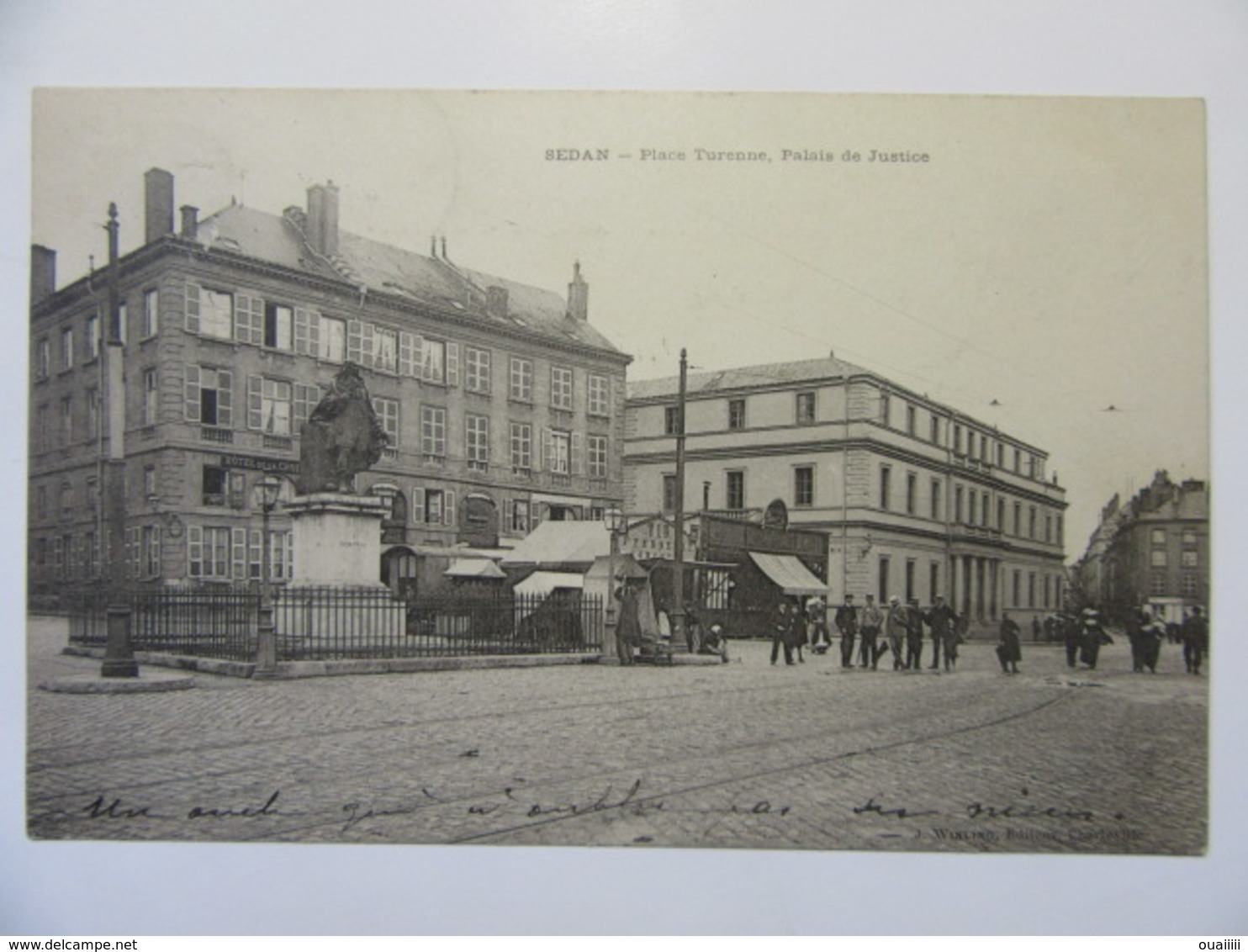 Cpa, Carte Primaire, Trés Belle Vue Animée, Sedan, Place Turenne, Palais De Justice - Sedan