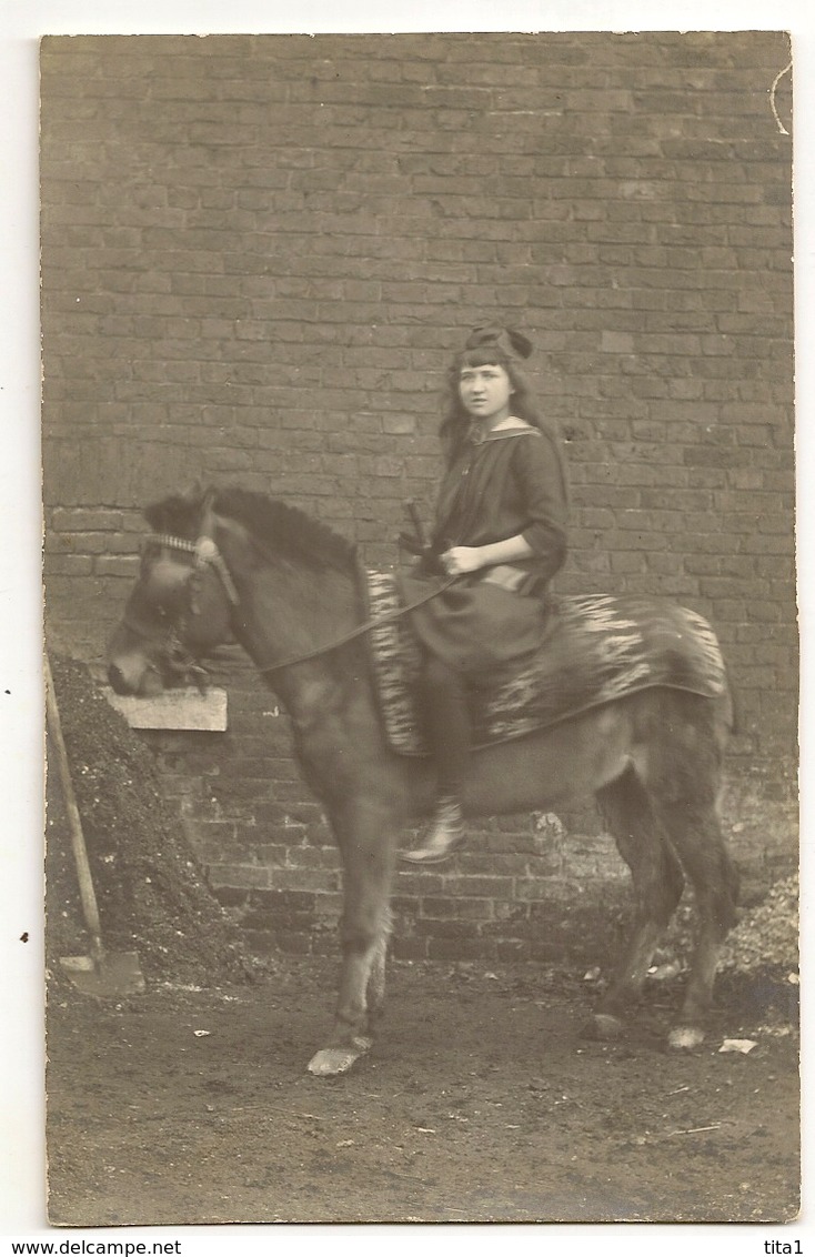 430 -Fillette à Cheval   Photos J. Braham Herve - Portraits