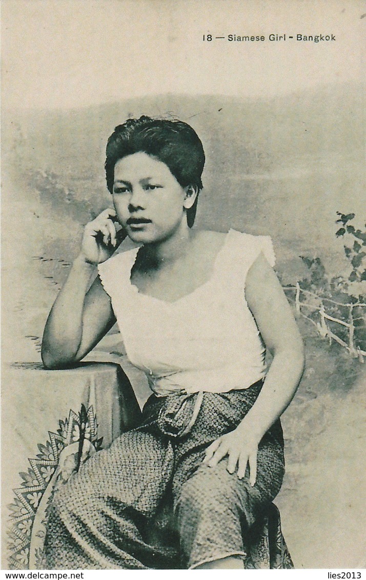 Bangkok; Siamese Girls, Photo Of Old  Postcard, 2 Scans - Thailand
